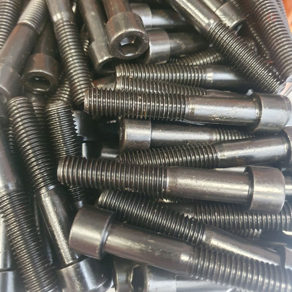 7400852